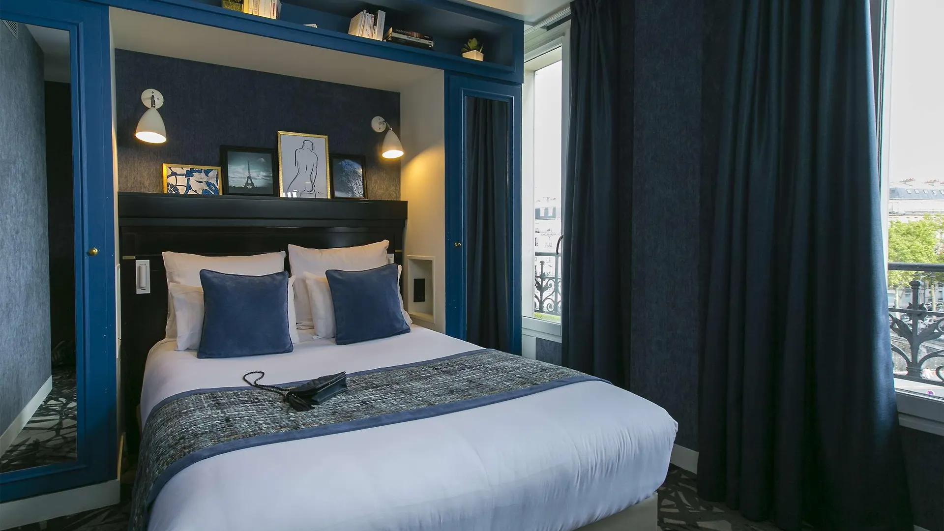 Hotel De Neuville Arc De Triomphe Paris