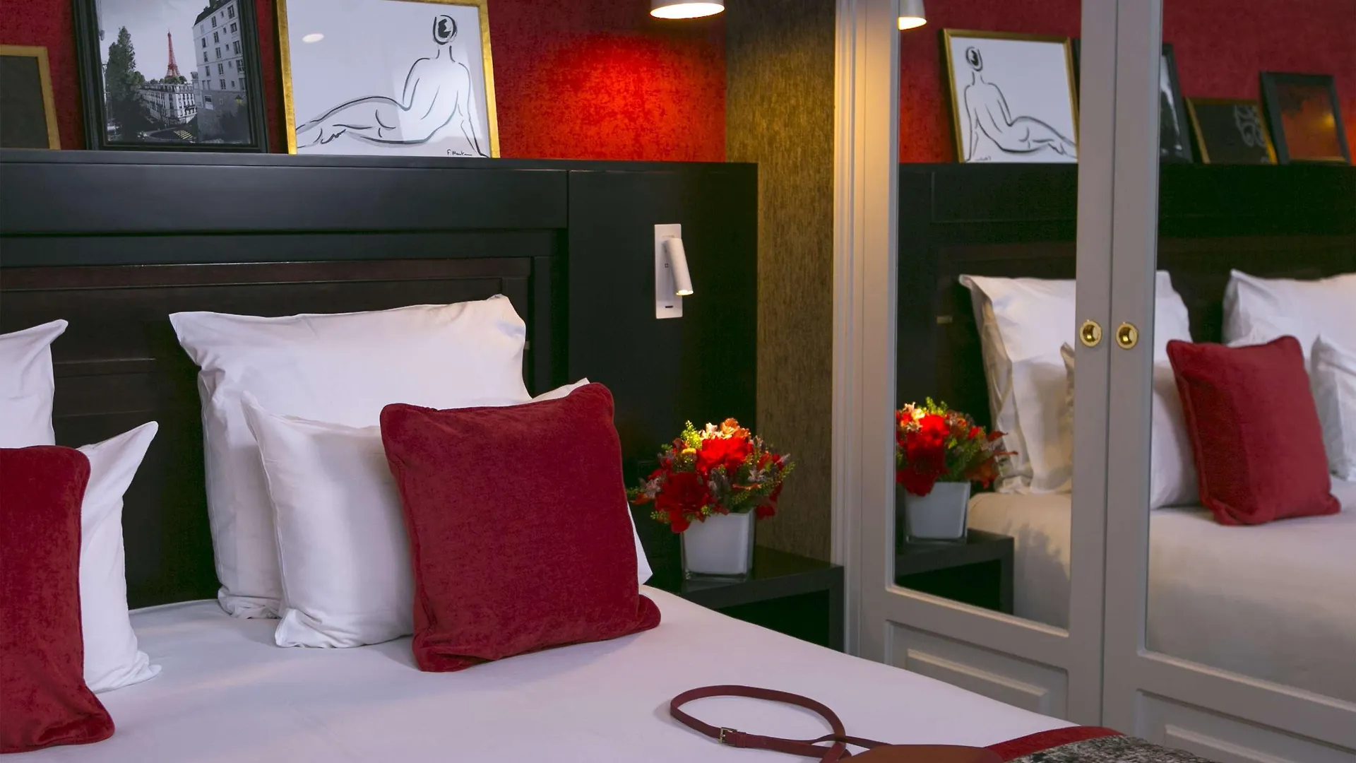 ****  Hotel De Neuville Arc De Triomphe Paris França