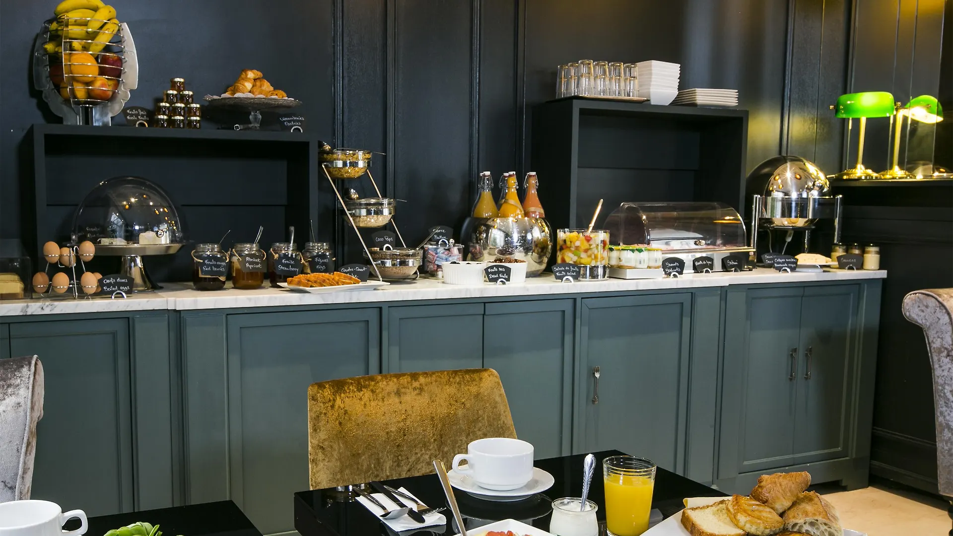 ****  Hotel De Neuville Arc De Triomphe Paris Fransa